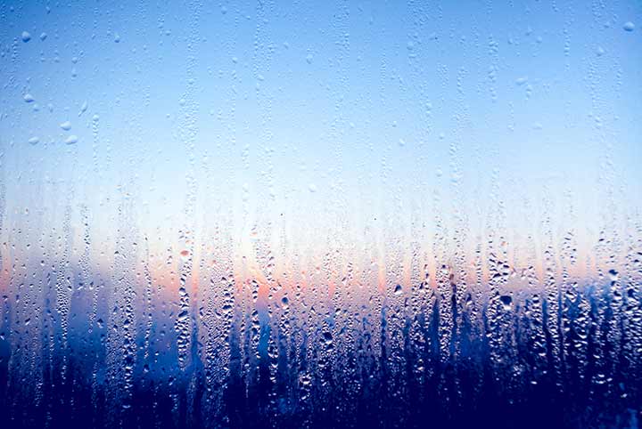 Wet windows from cold temperatures