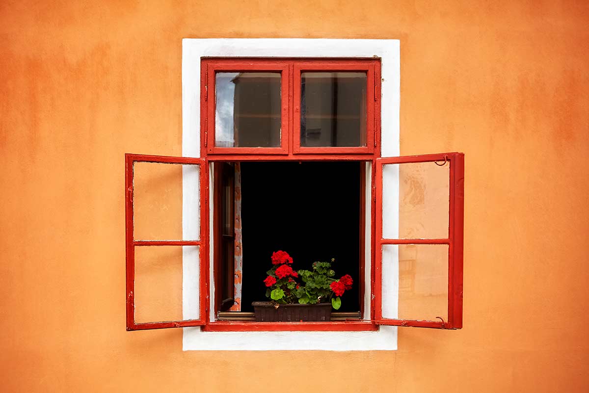 close windows in high winds